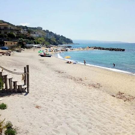 Casa Di Giorgio-Fronte Spiaggia 皮佐 外观 照片
