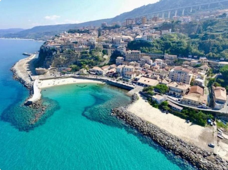 Casa Di Giorgio-Fronte Spiaggia 皮佐 外观 照片